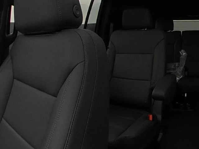 2026 Chevrolet Suburban LT - Photo 37