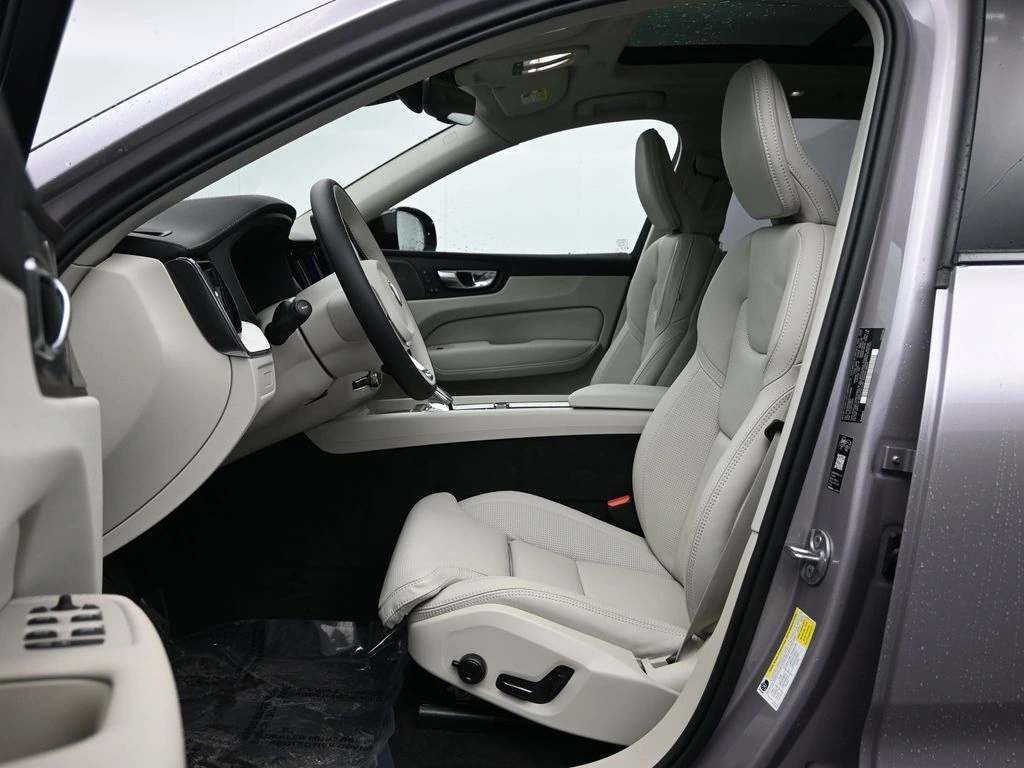 2026 Volvo - image 21