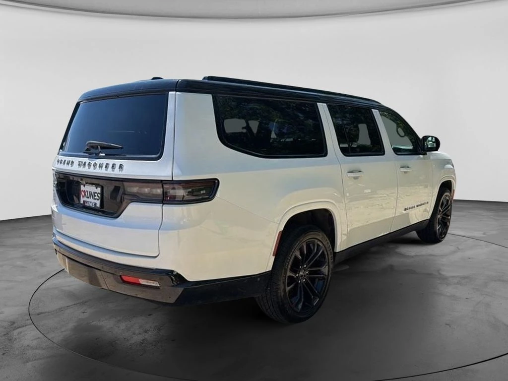 2024 Jeep Grand Wagoneer L Series II - Photo 10