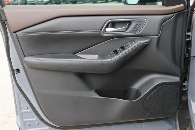 2021 Nissan Rogue SL photo 11