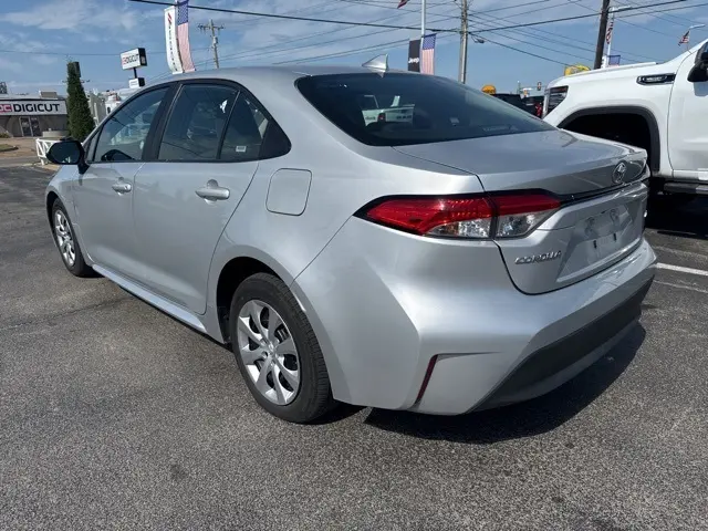 2024 Toyota Corolla LE photo 4