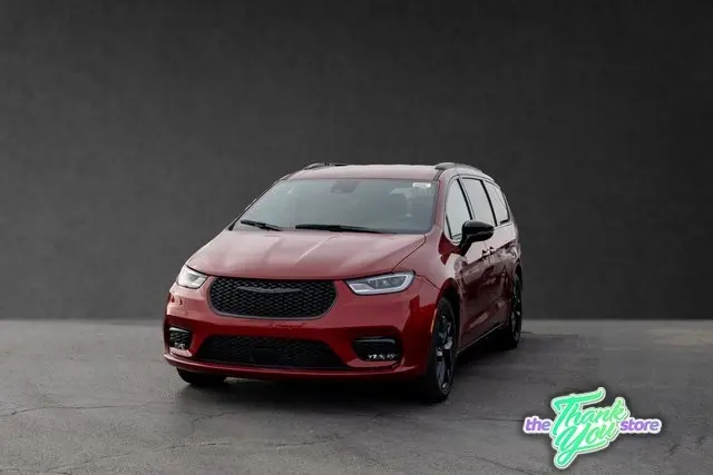 2026 Chrysler Pacifica Select's photo