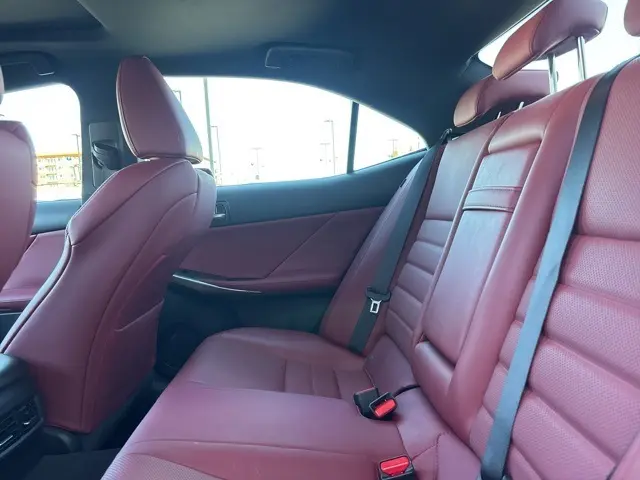 2018 Lexus IS 300 photo 17