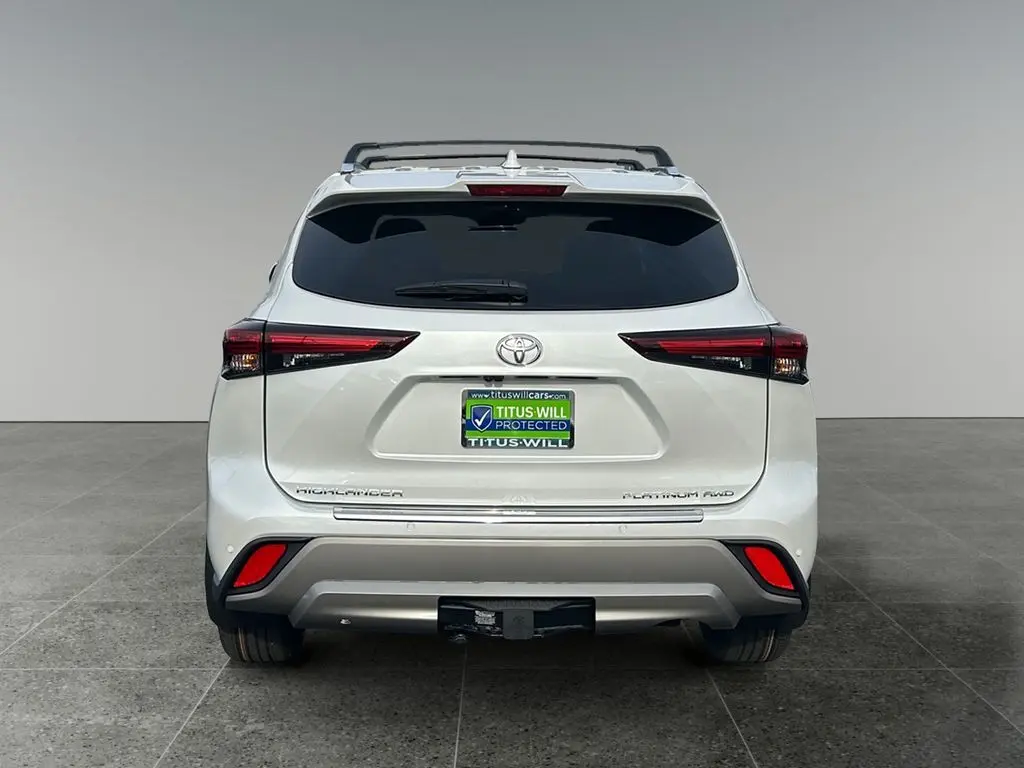 2026 Toyota Highlander Platinum photo 4