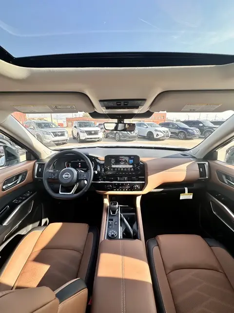 2025 Nissan Pathfinder Platinum photo 30