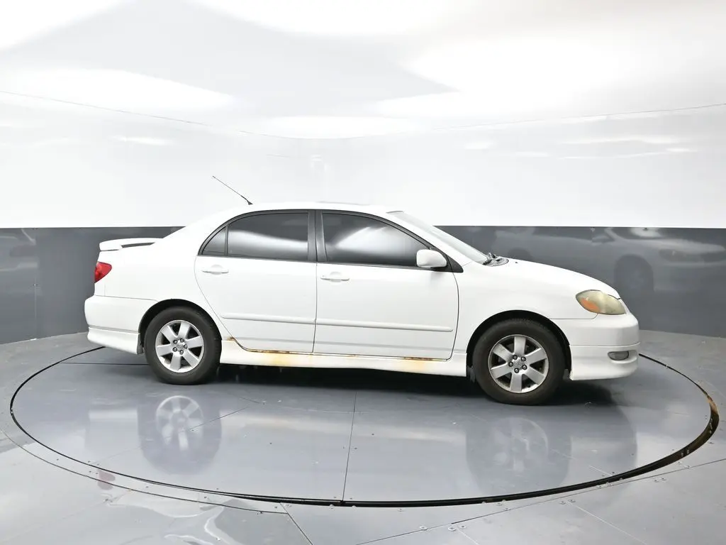 Used 2005 Toyota Corolla CE with VIN 1NXBR32EX5Z483291 for sale in Elkhorn, WI