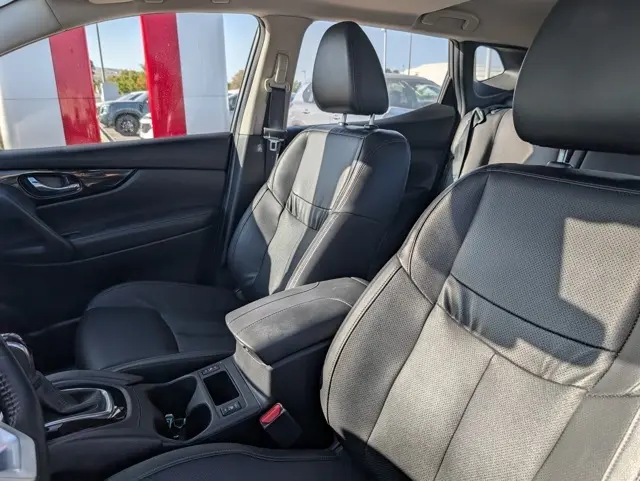 2022 Nissan Rogue Sport SL photo 6