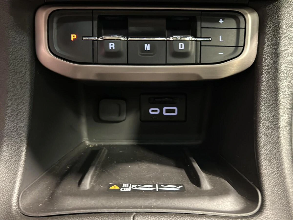 2023 GMC Acadia Denali - Photo 25