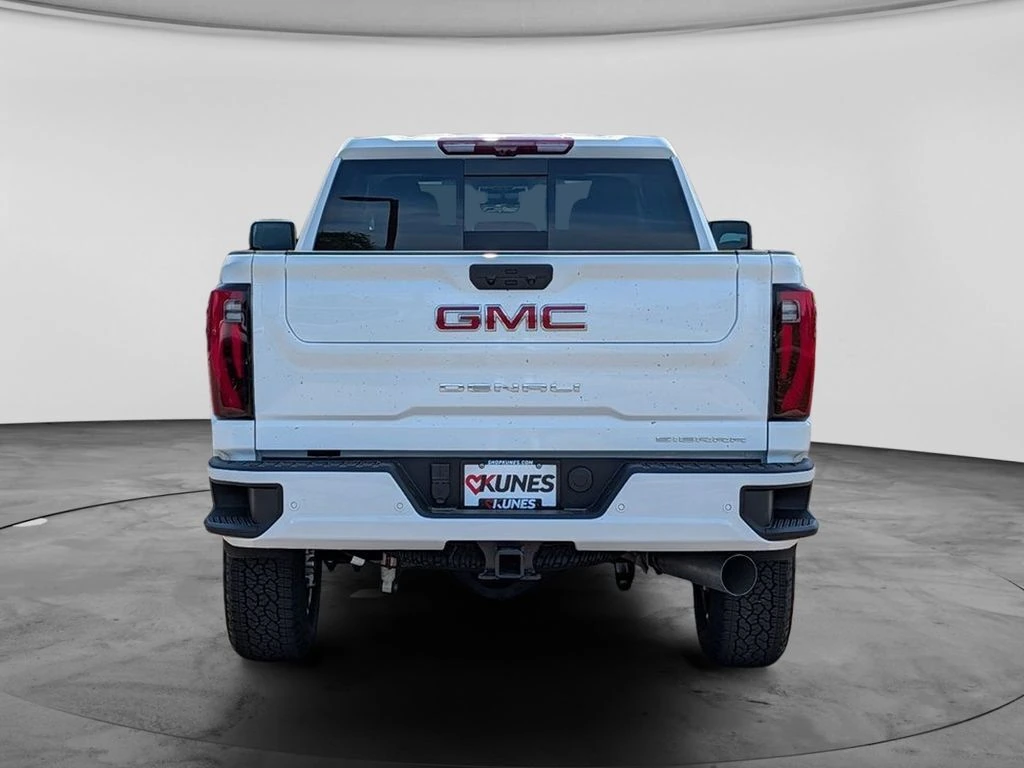 2026 GMC Sierra 3500HD Denali - Photo 10