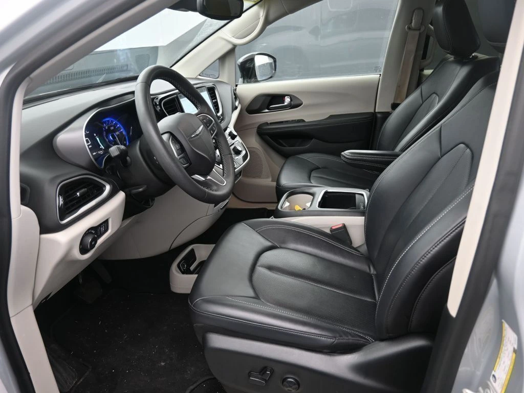 2024 Chrysler Pacifica Touring L - Photo 14