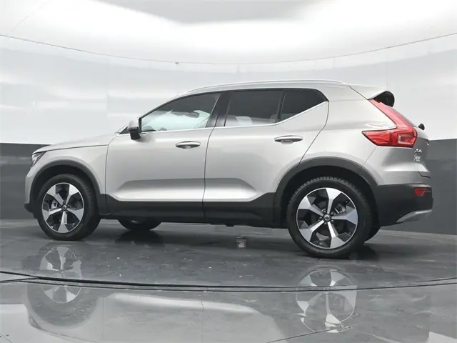 2024 Volvo XC40 Plus photo 43
