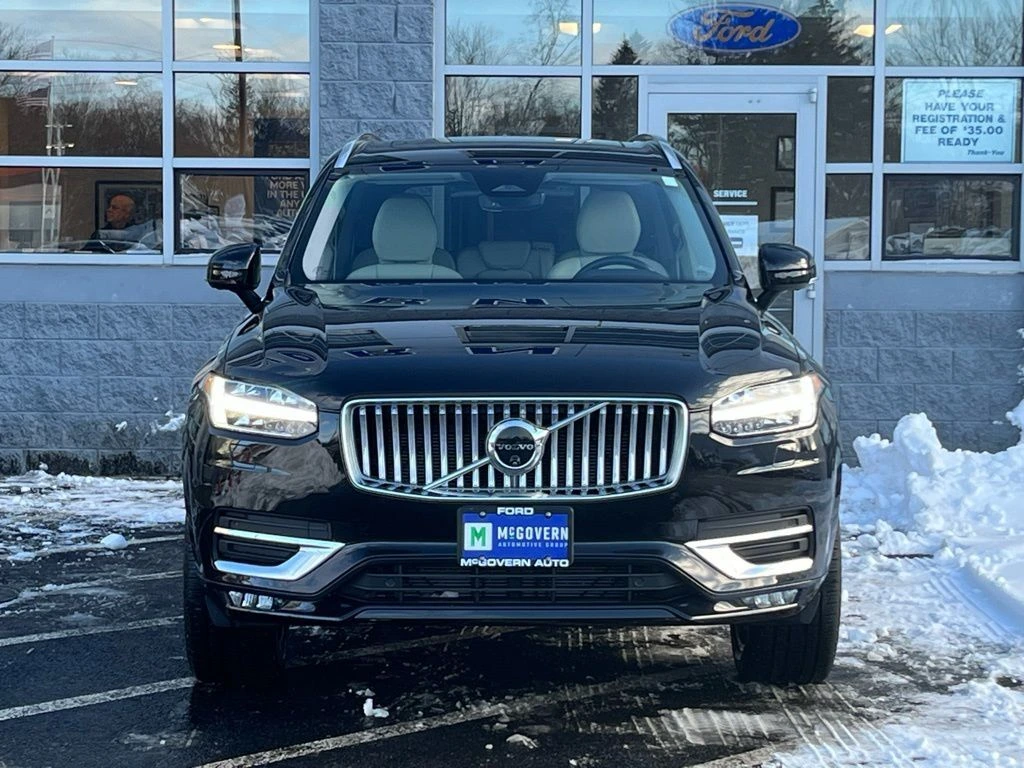 2025 Volvo - image 11