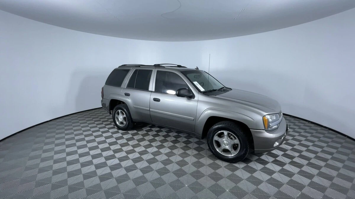Used 2007 Chevrolet TrailBlazer LS with VIN 1GNDT13S572217738 for sale in Littleton, CO