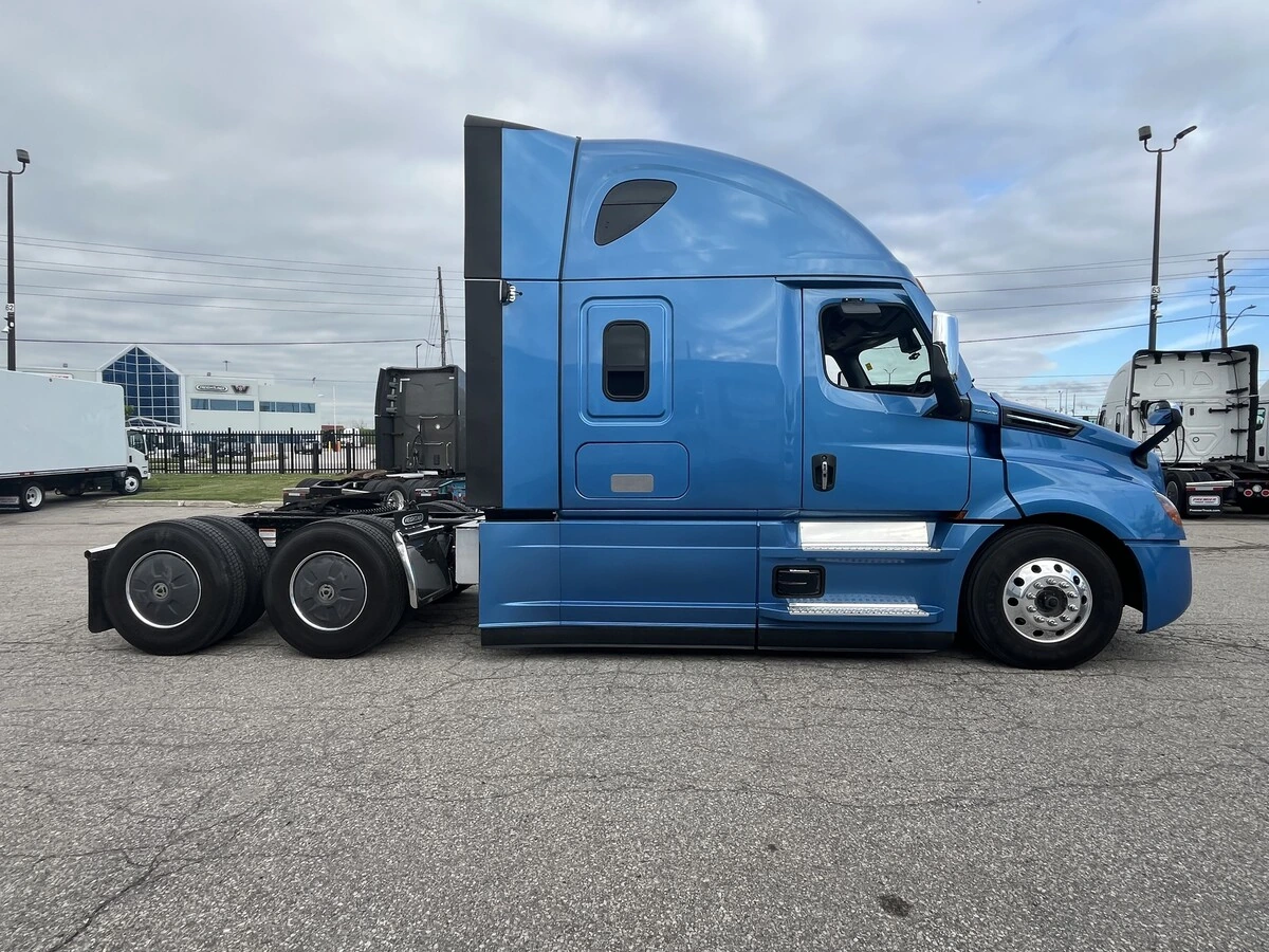 2026 Freightliner Cascadia — photo 5