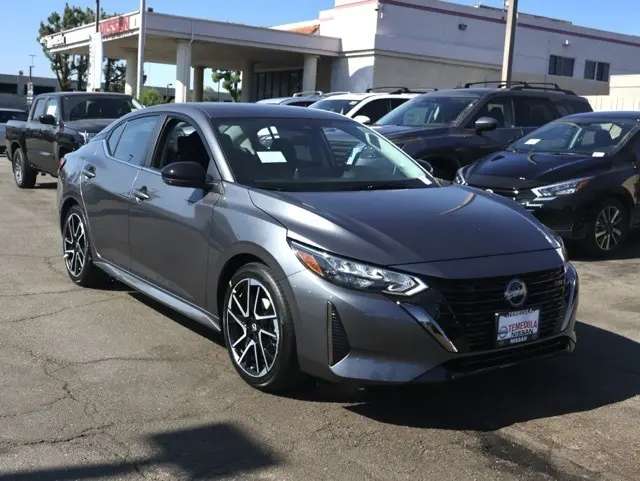 2025 Nissan Sentra SR's photo