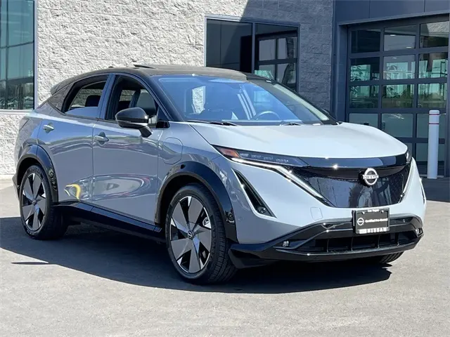 2023 Nissan ARIYA Platinum e-4ORCE photo 8