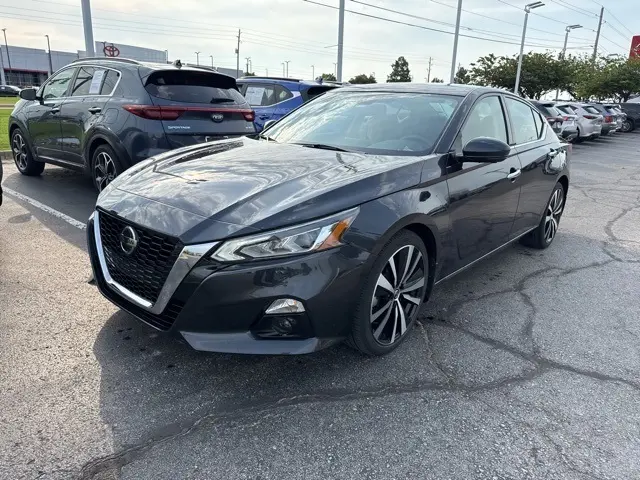 2021 Nissan Altima 2.5 Platinum photo 3
