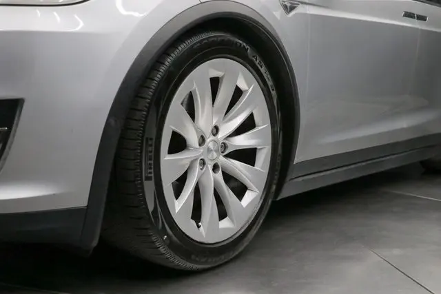 2016 Tesla Model X 90D photo 8