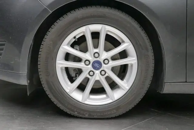 2018 Ford Focus SE photo 6