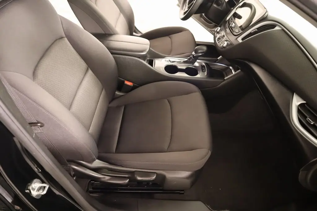 2023 Chevrolet Malibu 1LT photo 13