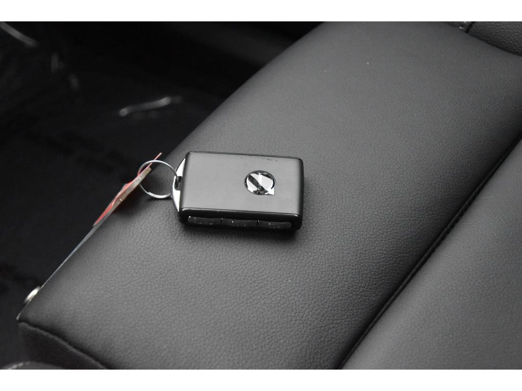 2026 Volvo - image 37