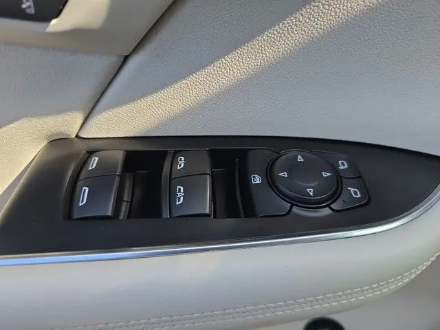 2022 Buick Envision Essence photo 4