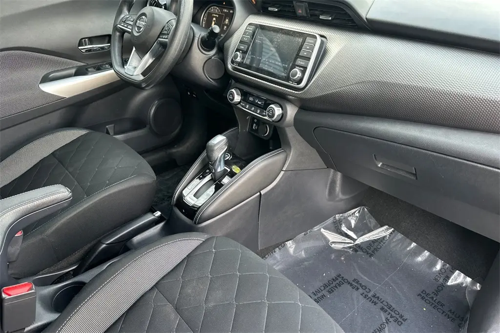 2020 Nissan Kicks SV photo 12