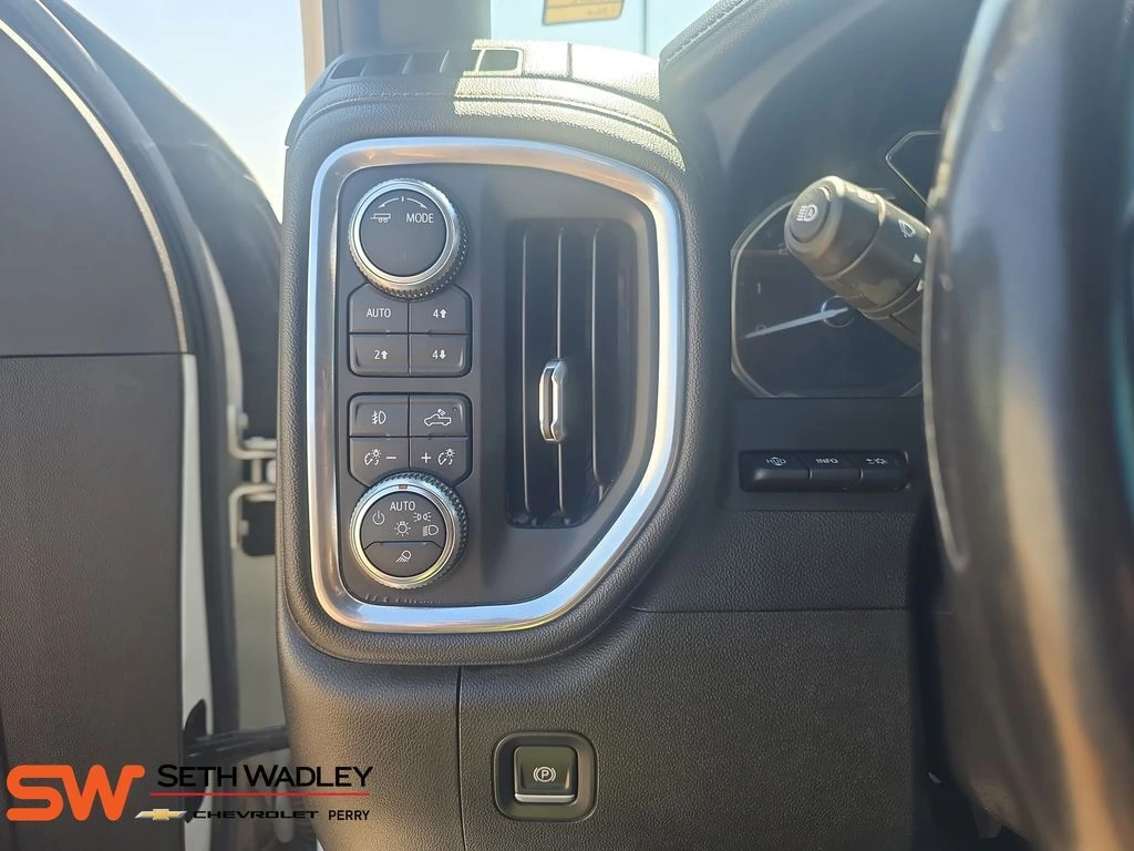 2022 GMC Sierra 2500HD AT4 - Photo 17
