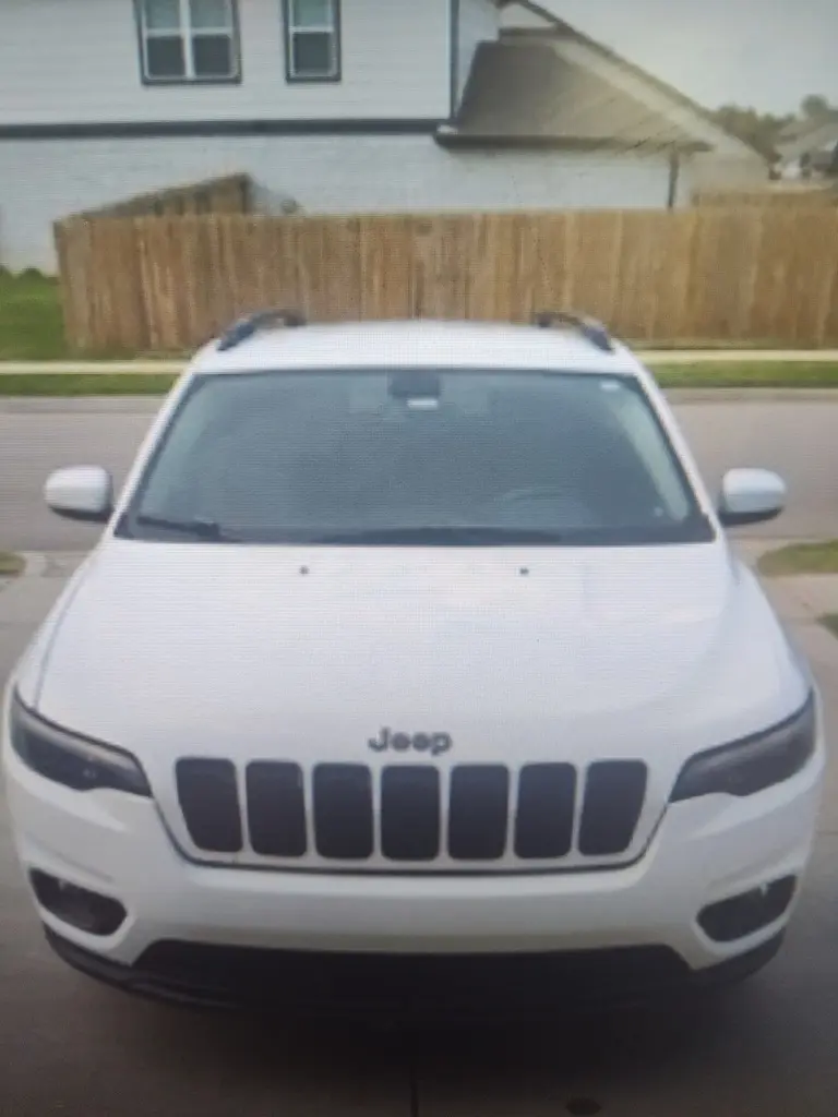 2020 Jeep Cherokee Altitude photo 2