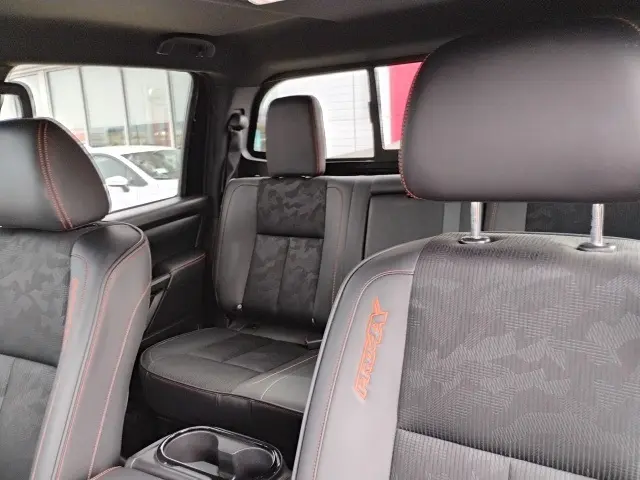 2023 Nissan Titan PRO-4X photo 8