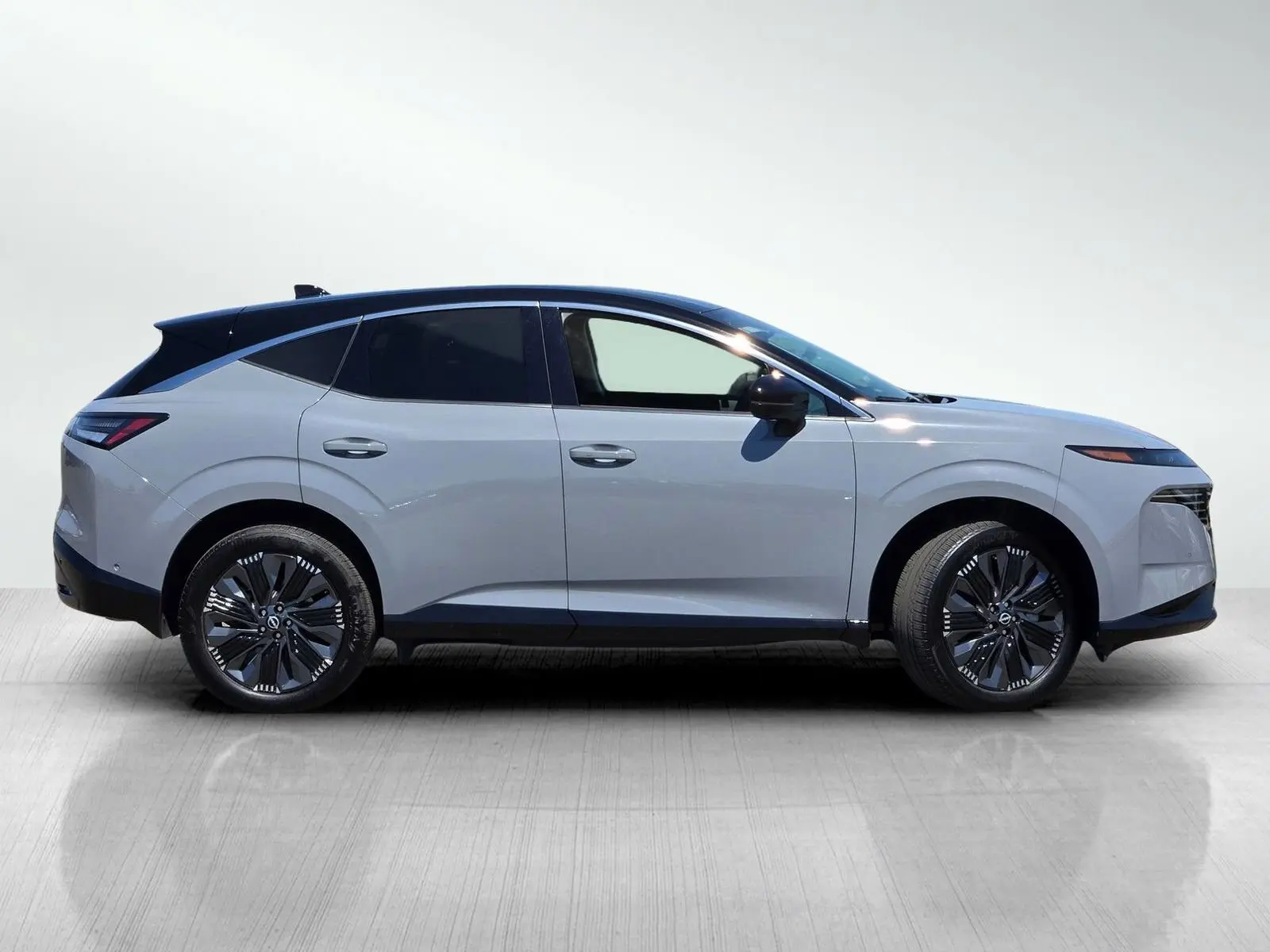 2025 Nissan Murano Platinum photo 3