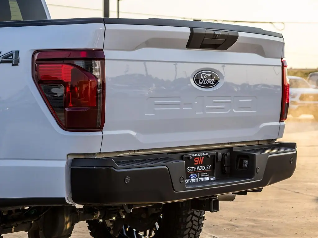 2024 Ford F-150 XLT photo 9