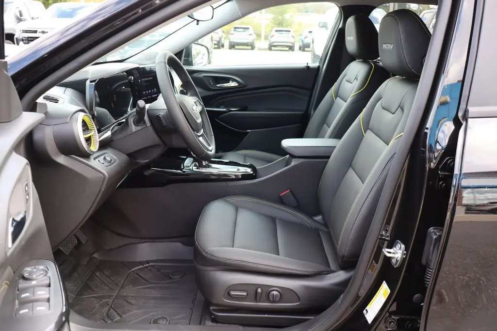 2025 Chevrolet Trax ACTIV photo 3