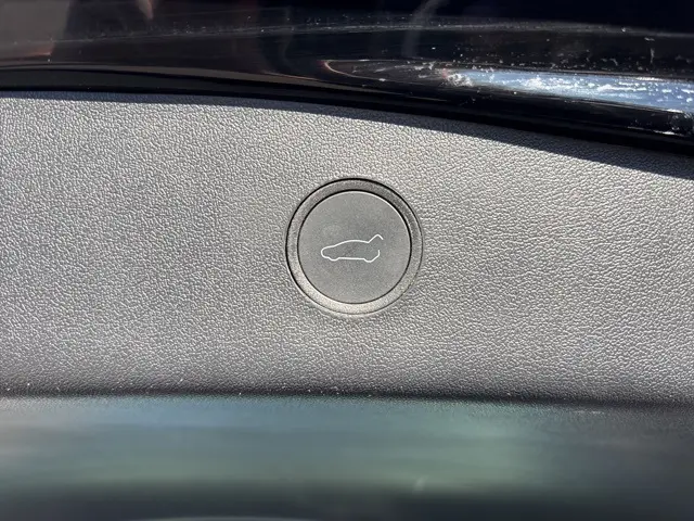 2023 Tesla Model 3 Long Range photo 8