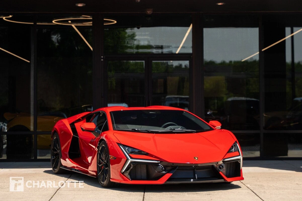 2024 Lamborghini Revuelto 6.5 DCT 4WD's photo