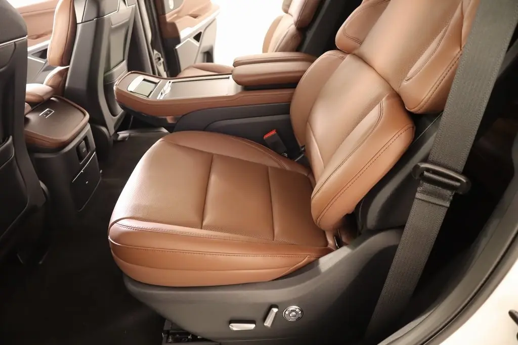 2025 Lincoln Navigator Reserve photo 3