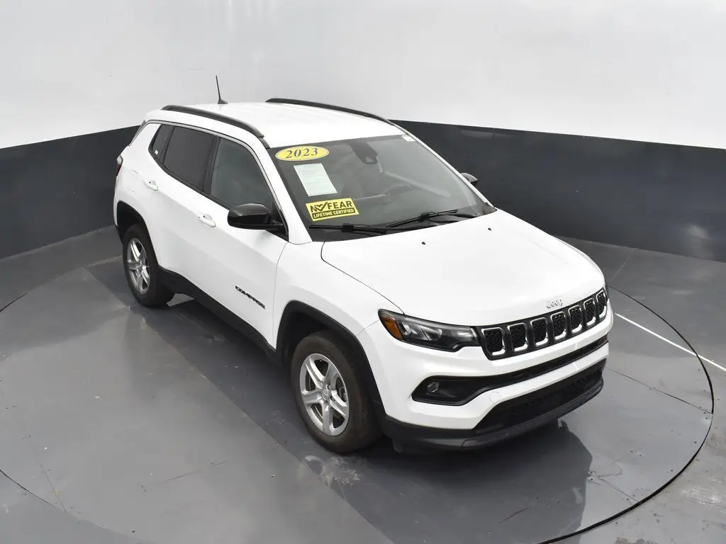 2023 Jeep Compass Latitude photo 29