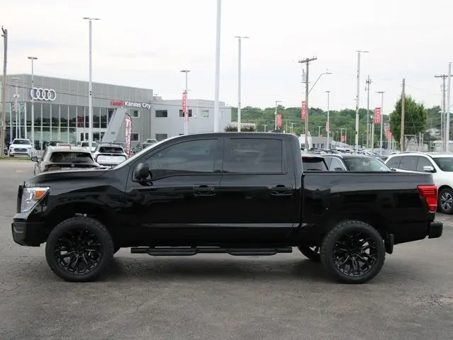 Used 2024 Nissan Titan SV with VIN 1N6AA1ED9RN102283 for sale in Kansas City