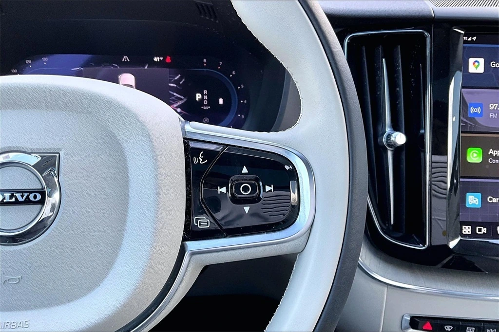 2023 Volvo - image 11