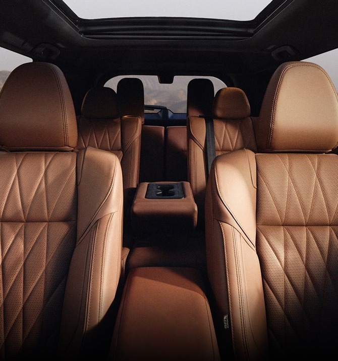 2025 Mitsubishi Outlander Seating