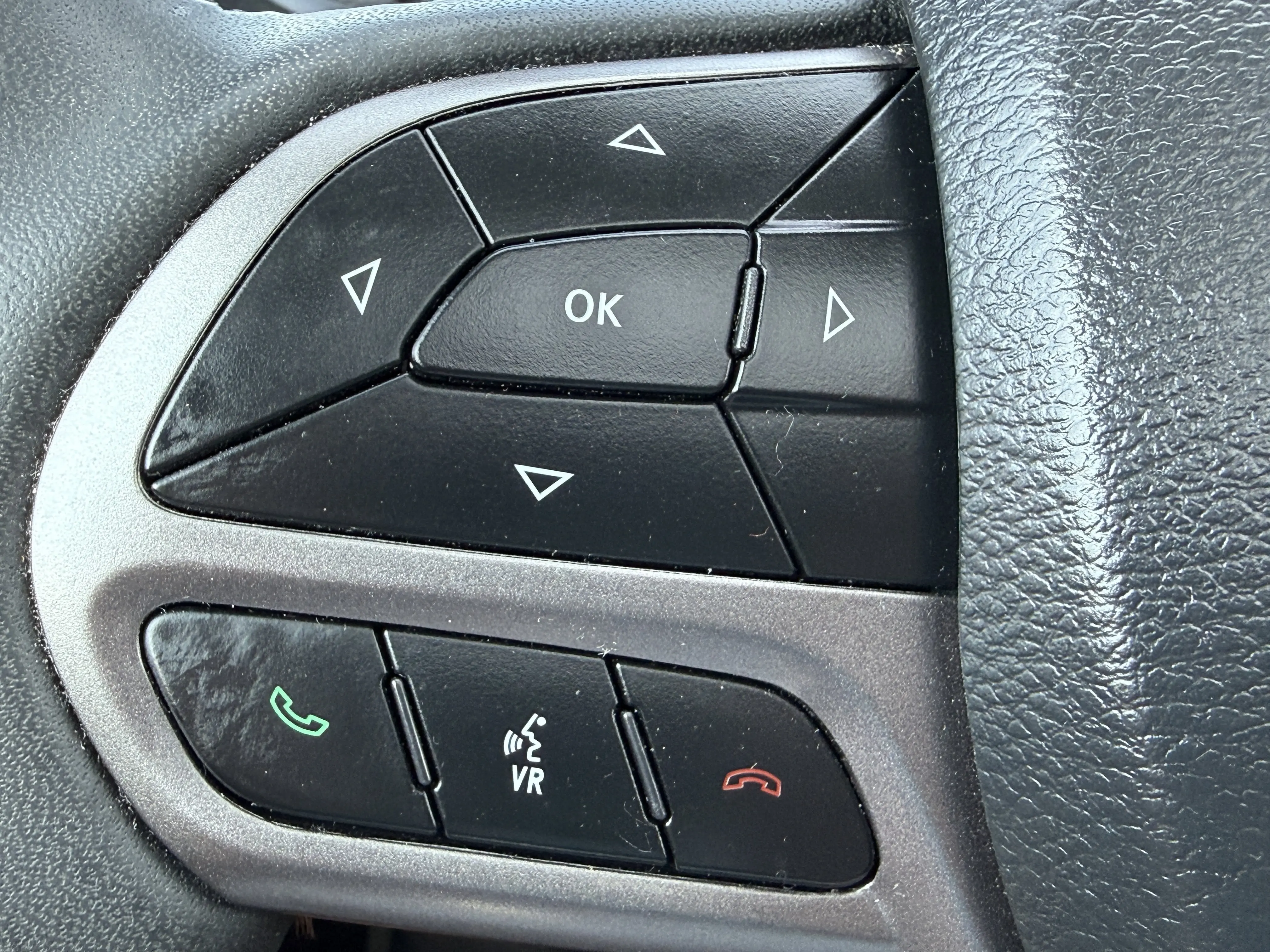 2022 Jeep Cherokee Limited photo 29