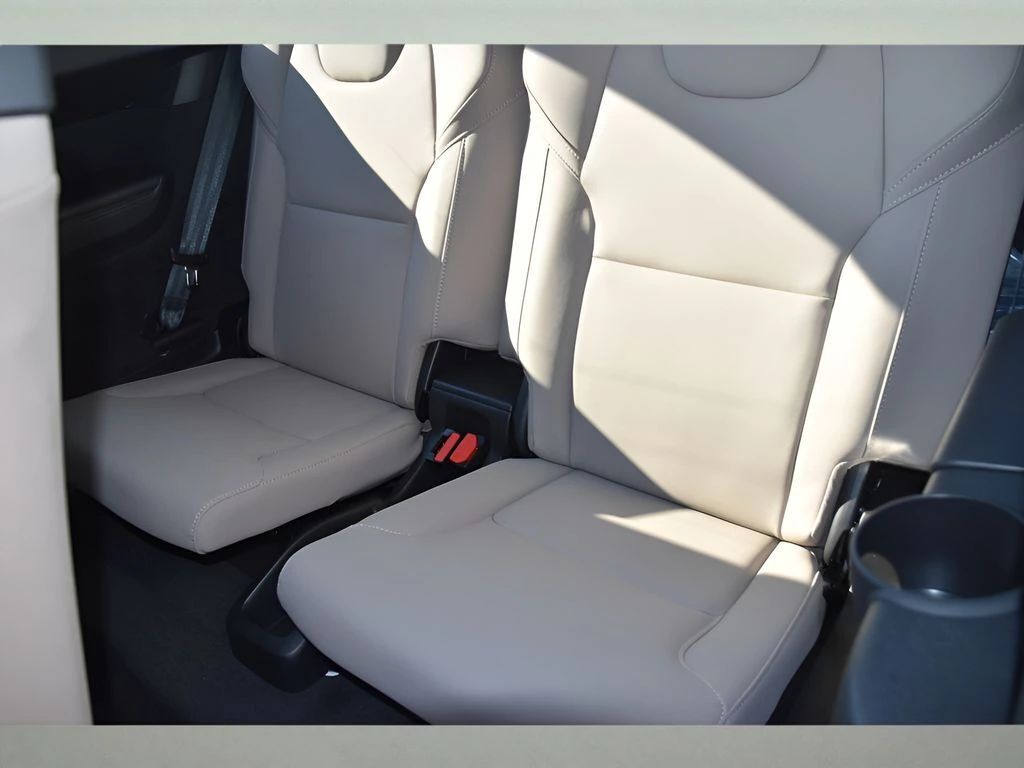 2026 Volvo - image 16