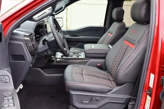 2025 Ford F-150 Lariat photo 25