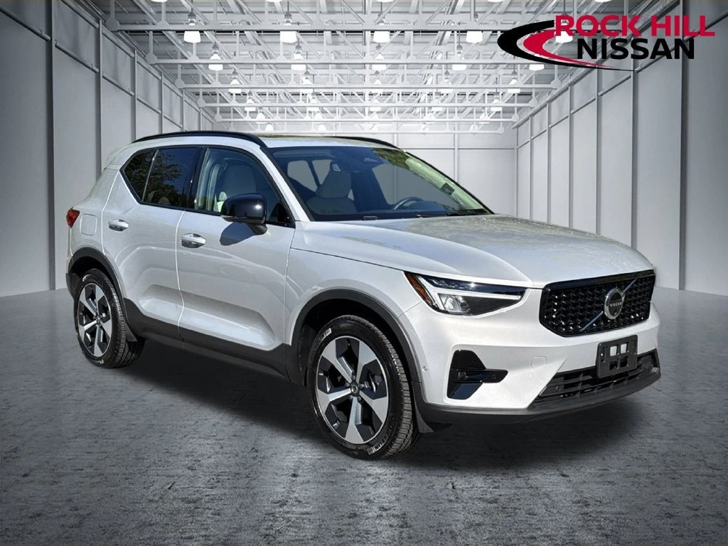 2025 Volvo XC40