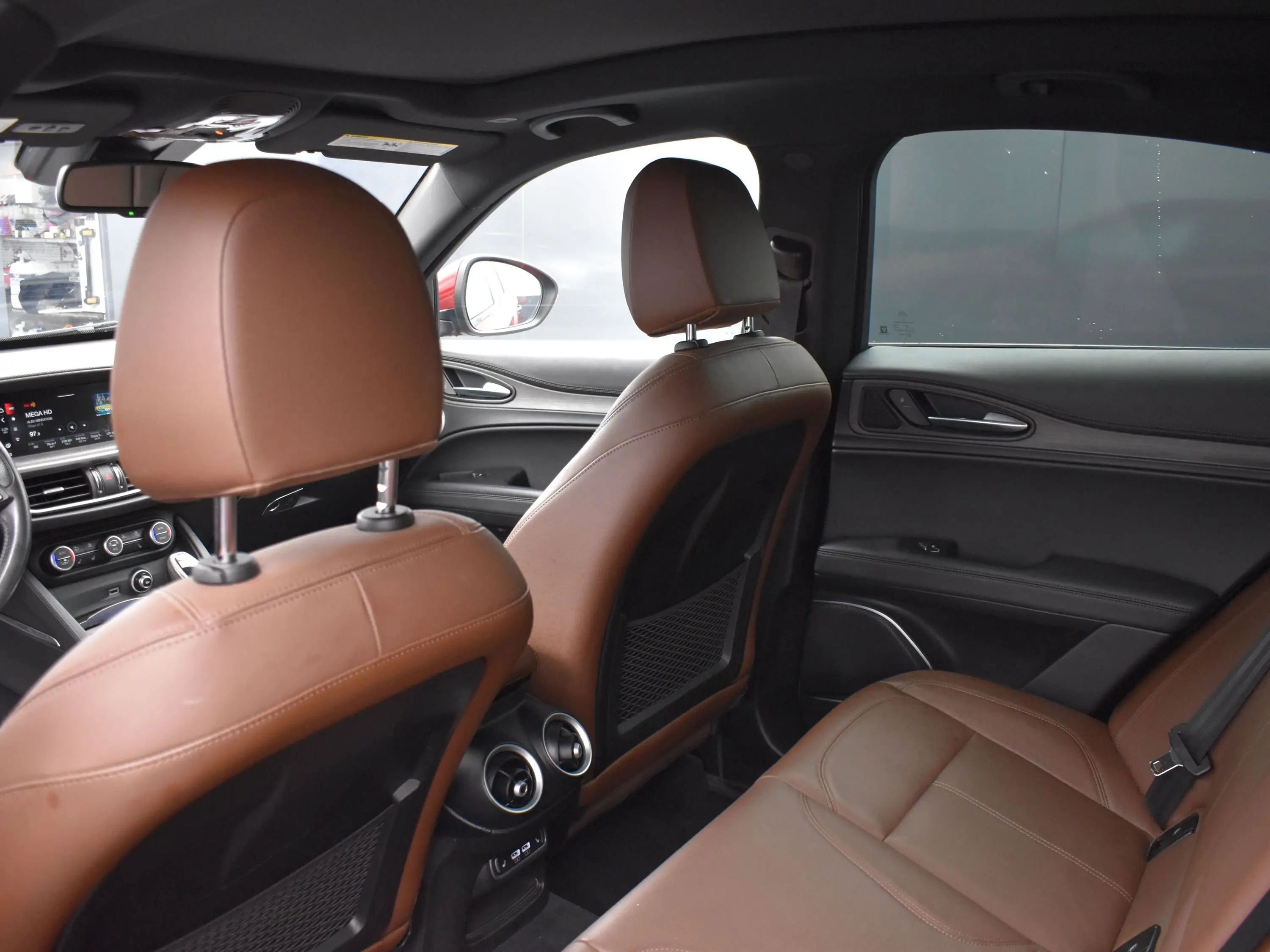 2022 Alfa Romeo Stelvio Ti photo 9