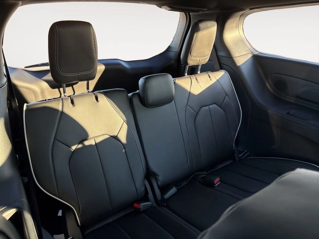 2026 Chrysler Pacifica Limited - Photo 27