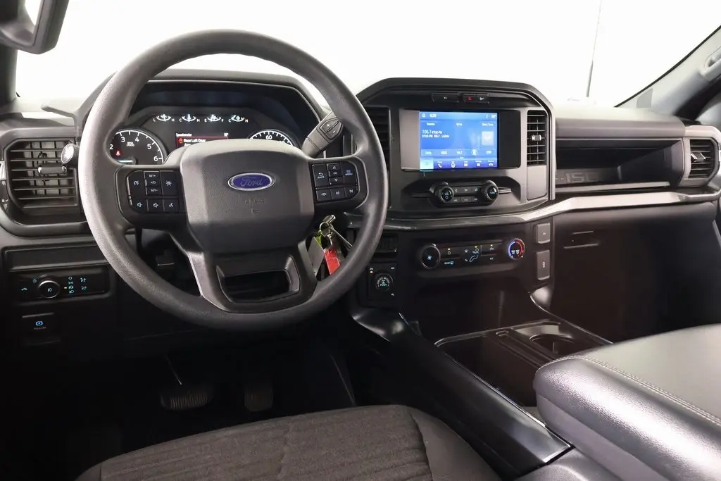 2022 Ford F-150 XL photo 2