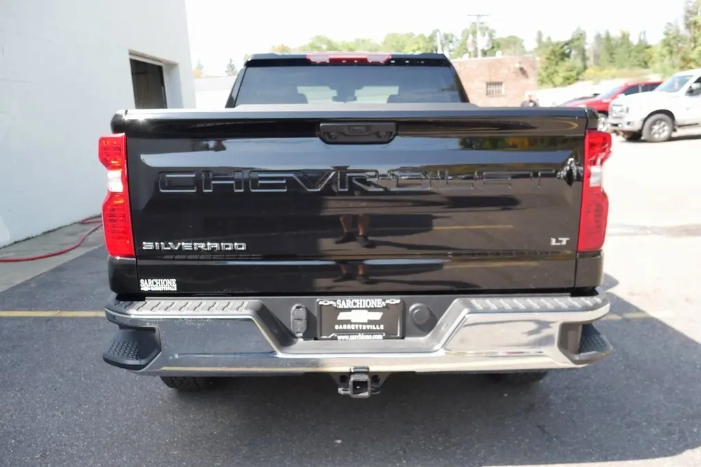 2025 Chevrolet Silverado 1500 LT photo 6