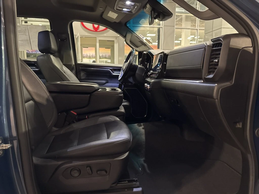 2024 GMC Sierra 1500 SLT - Photo 19