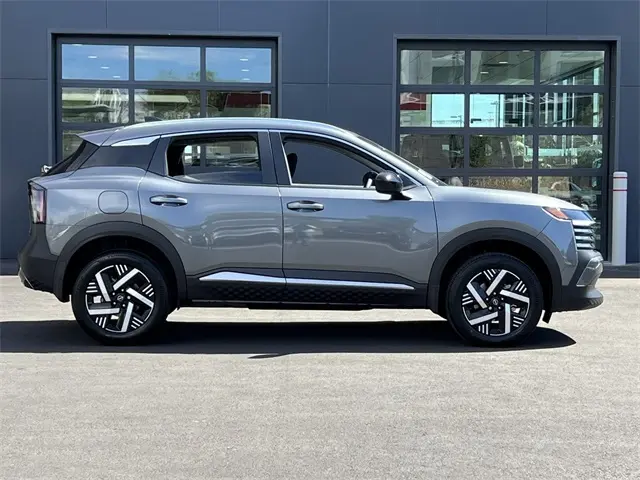 2026 Nissan Kicks SV photo 7